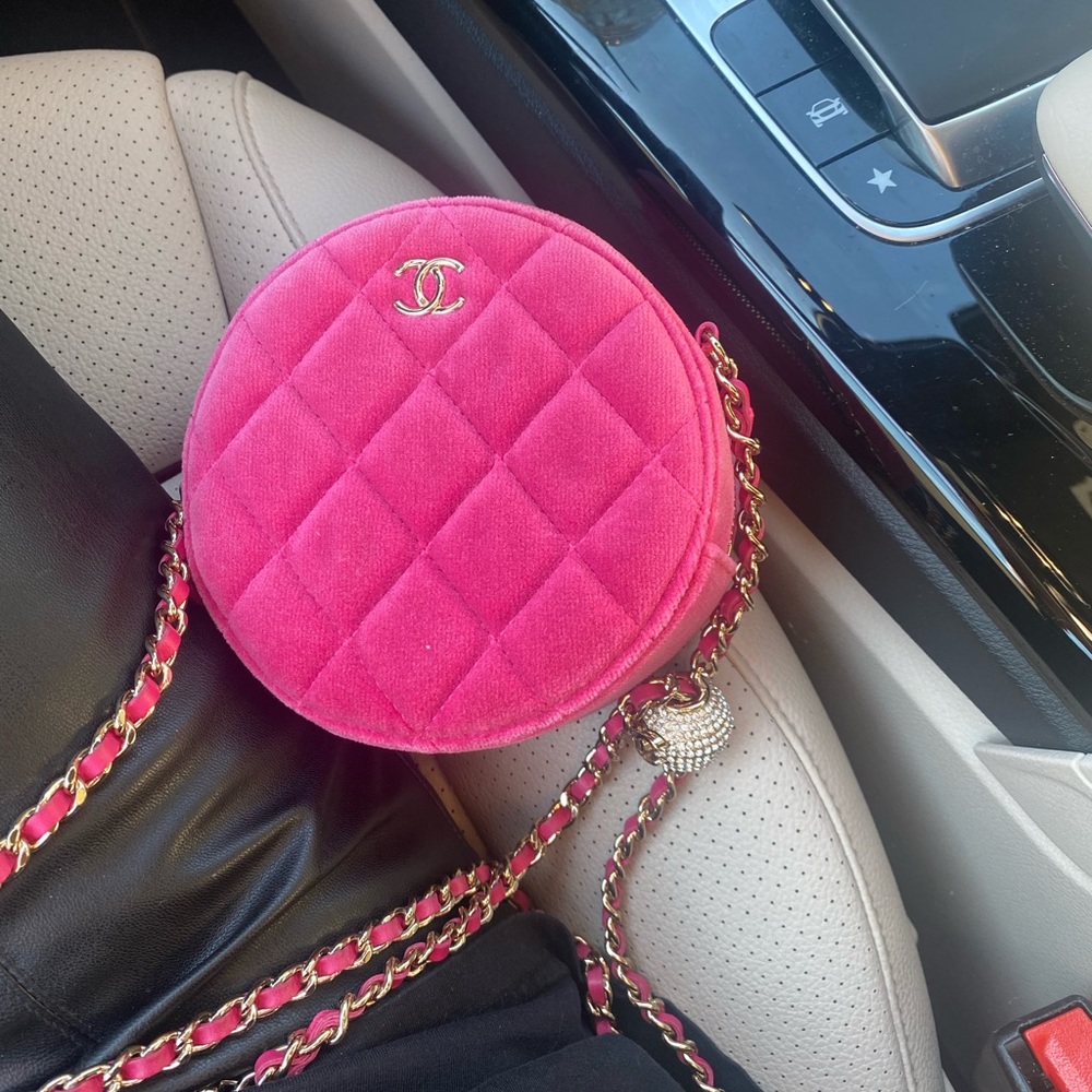 New Chanel pearl crush velvet bag - Picture 1 of 12
